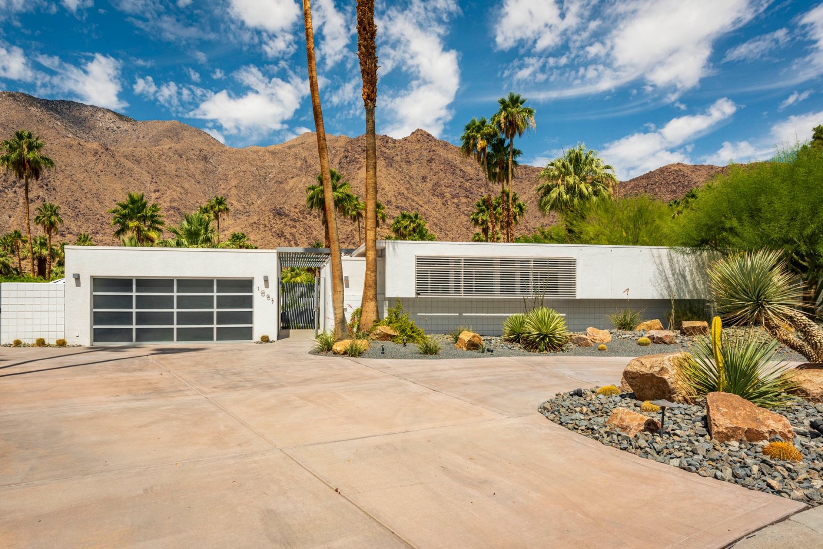 Mid-Century Modern architecture photographed by Jay Hooker